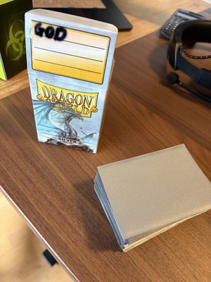 Dragon Shield Silver Matte Standard Sleeves Standard Size