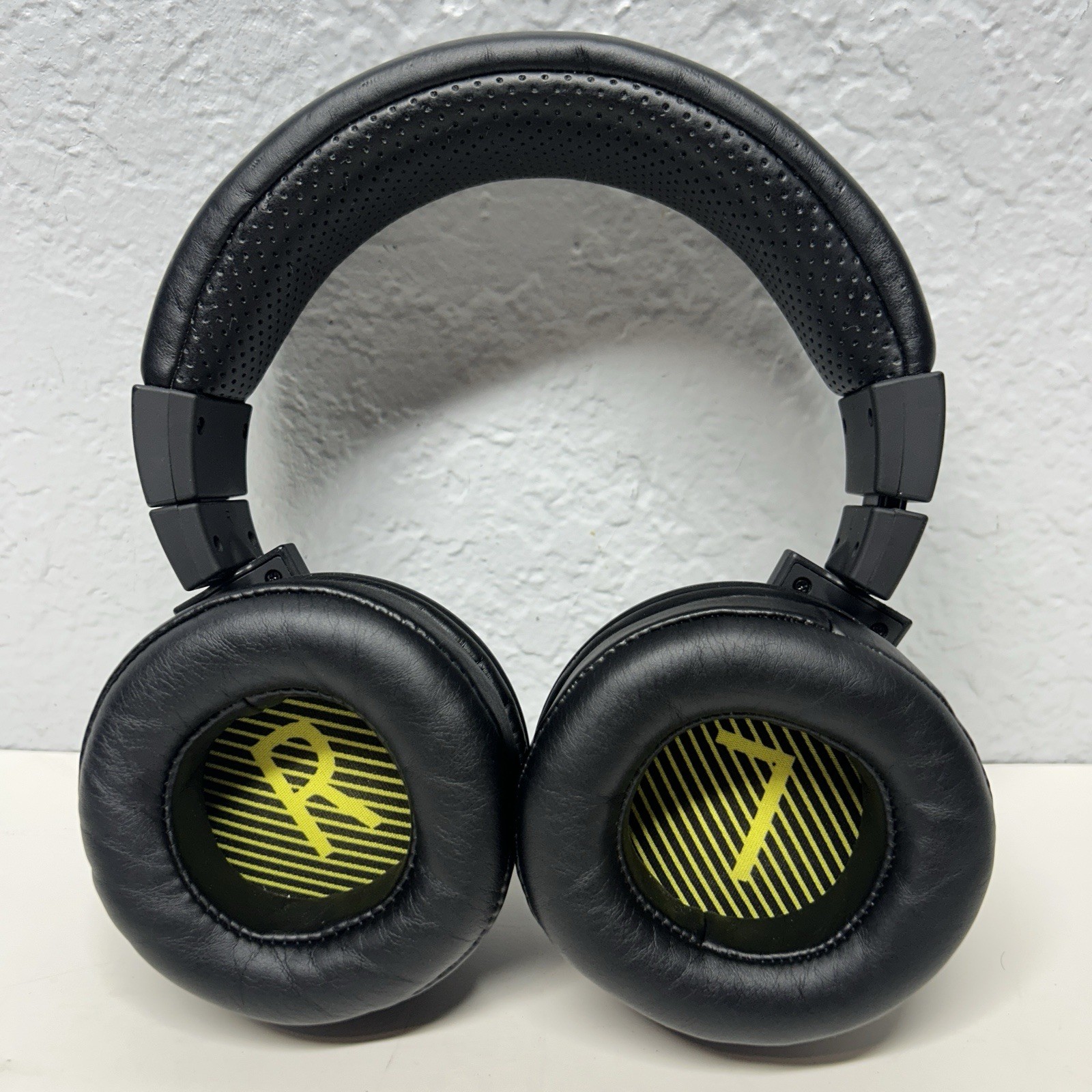 KICKER Tabor 2 Bluetooth Over Ear Black Yellow Headphones Mo