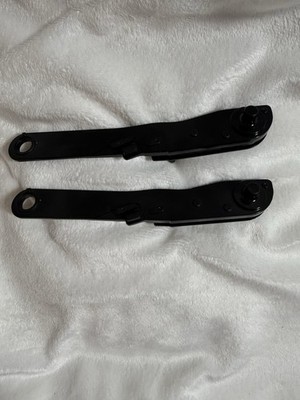     TESLA MODEL S HATCH GUIDE BRACKET REAR RIGHT 6008676-00-H    