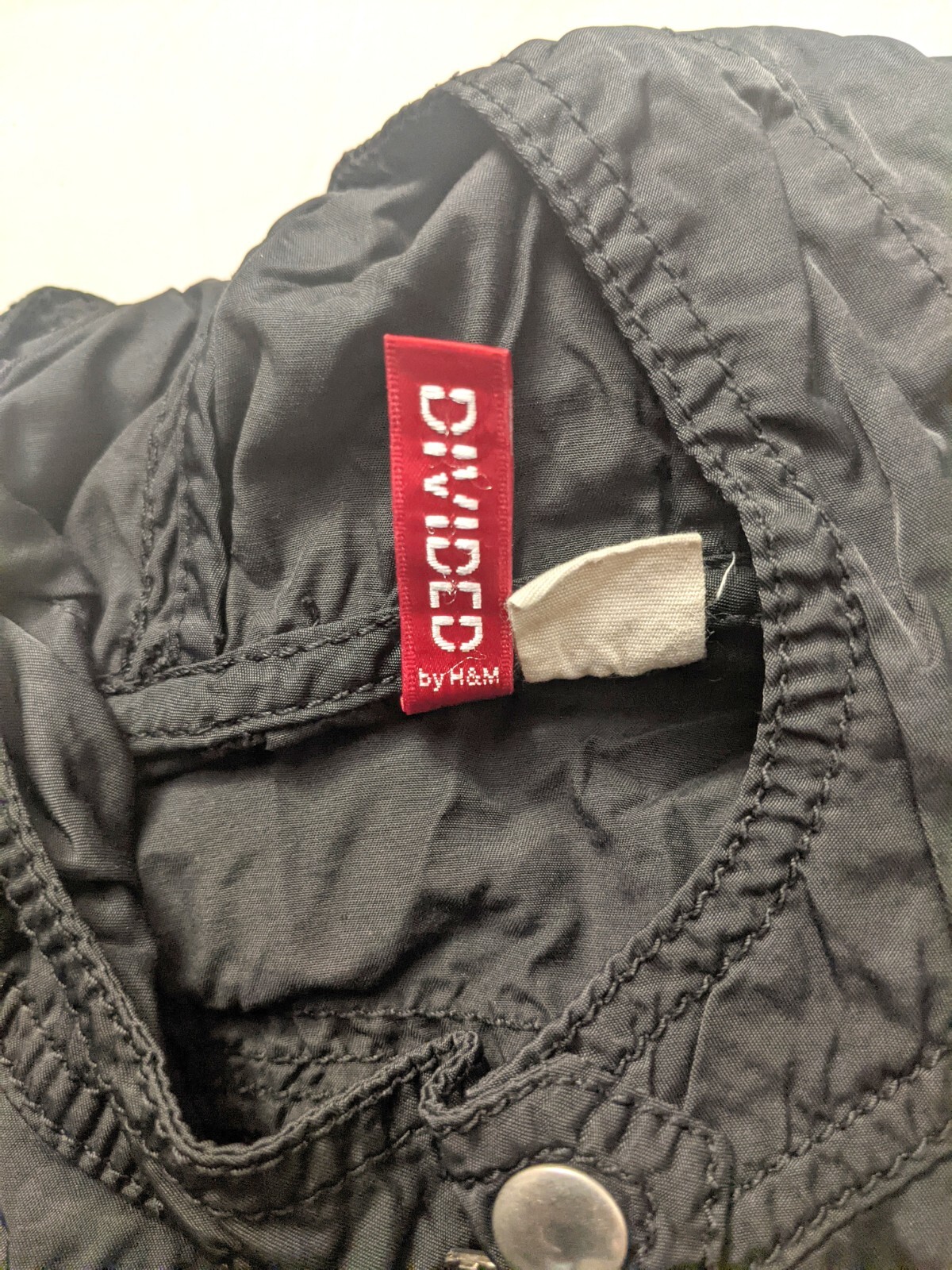 H&M Divided Giubbotto Da Donna Nero Taglia 42 Con Cappuccio Cerniera Casual Moda image 8