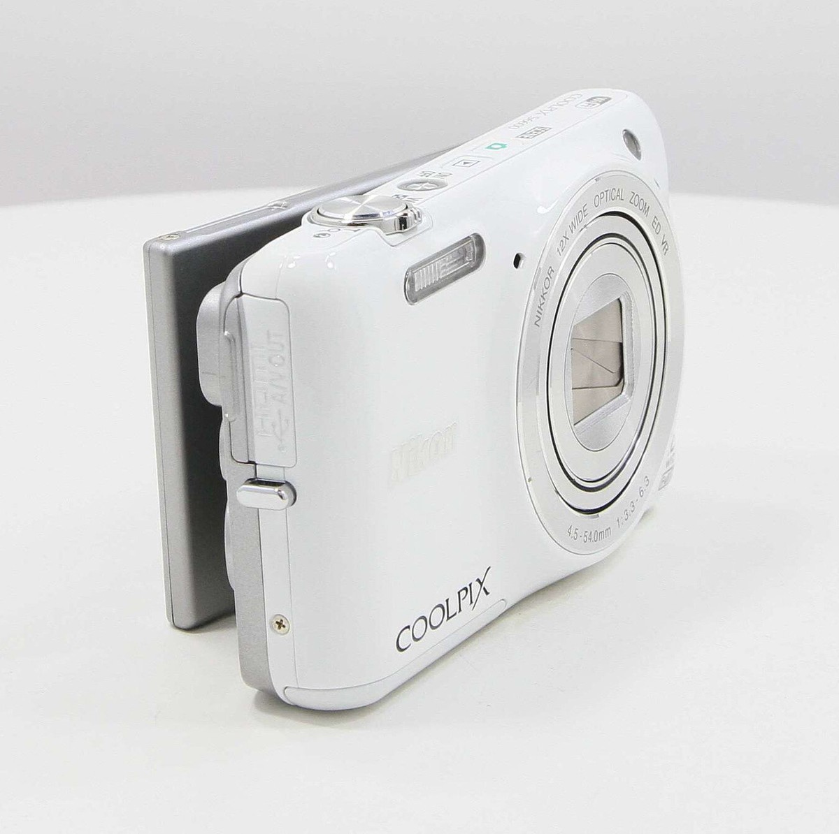 Nikon S6600 Compact camera with vari-angle LCD. 12x Optical