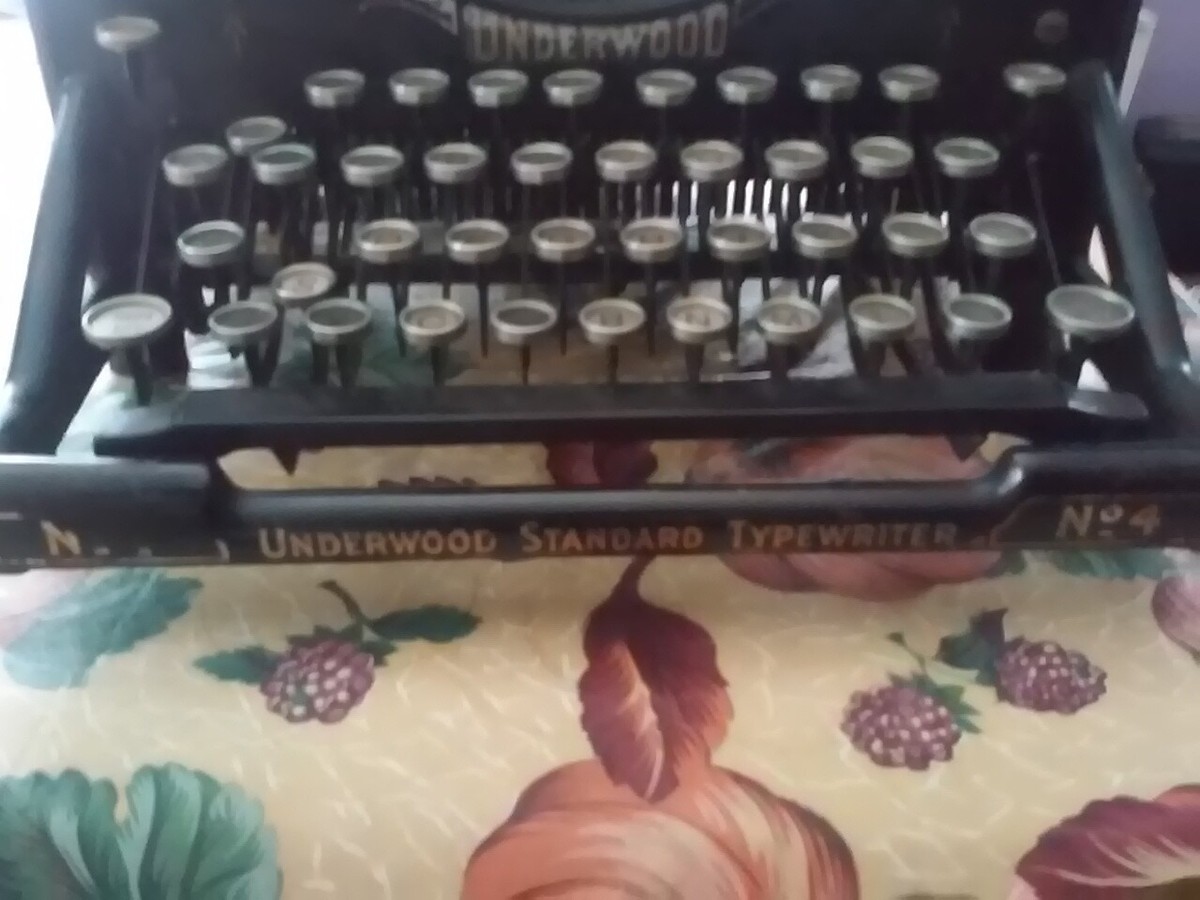 Underwood No4 Typewriter Vintage 1915 Original standard