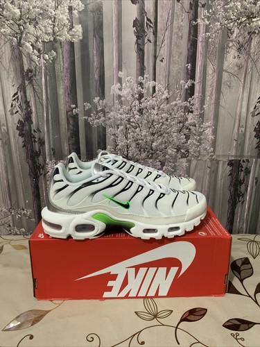 wmns nike air max plus size uk7 eu41 us9.5 DN6997-100 summit-white/black - Picture 3 of 8