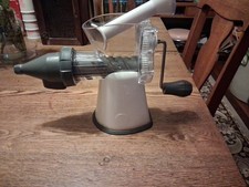 Mueller Masticating Juicer Hand Crank Suction...