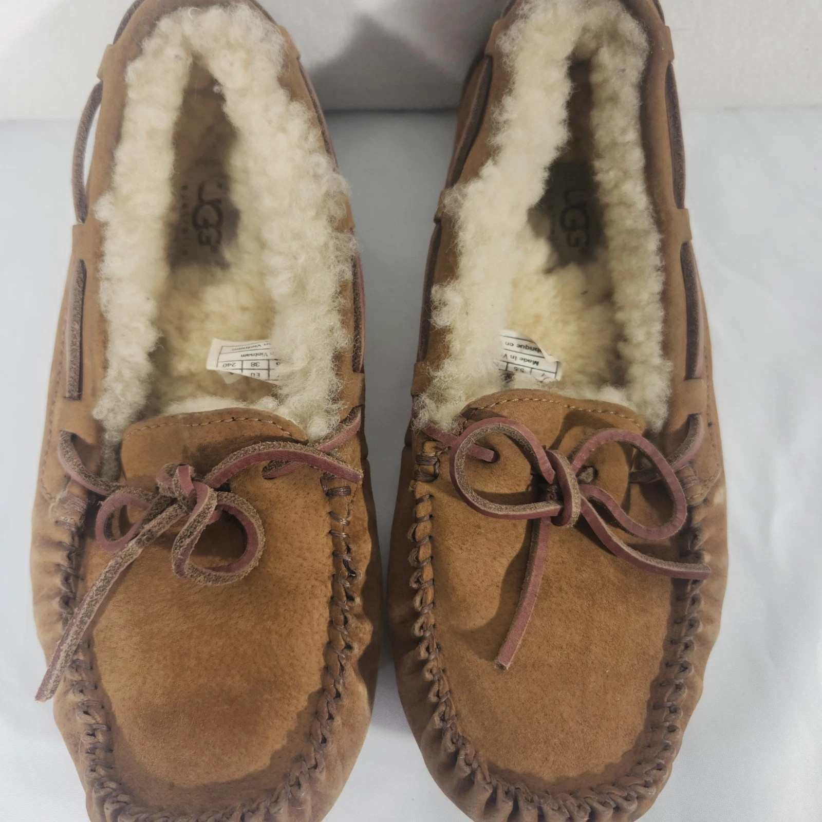 UGG Peluche Dakota Mocassini Ciabatta Donna S N 5296 Taglia 7M Marrone Castagno