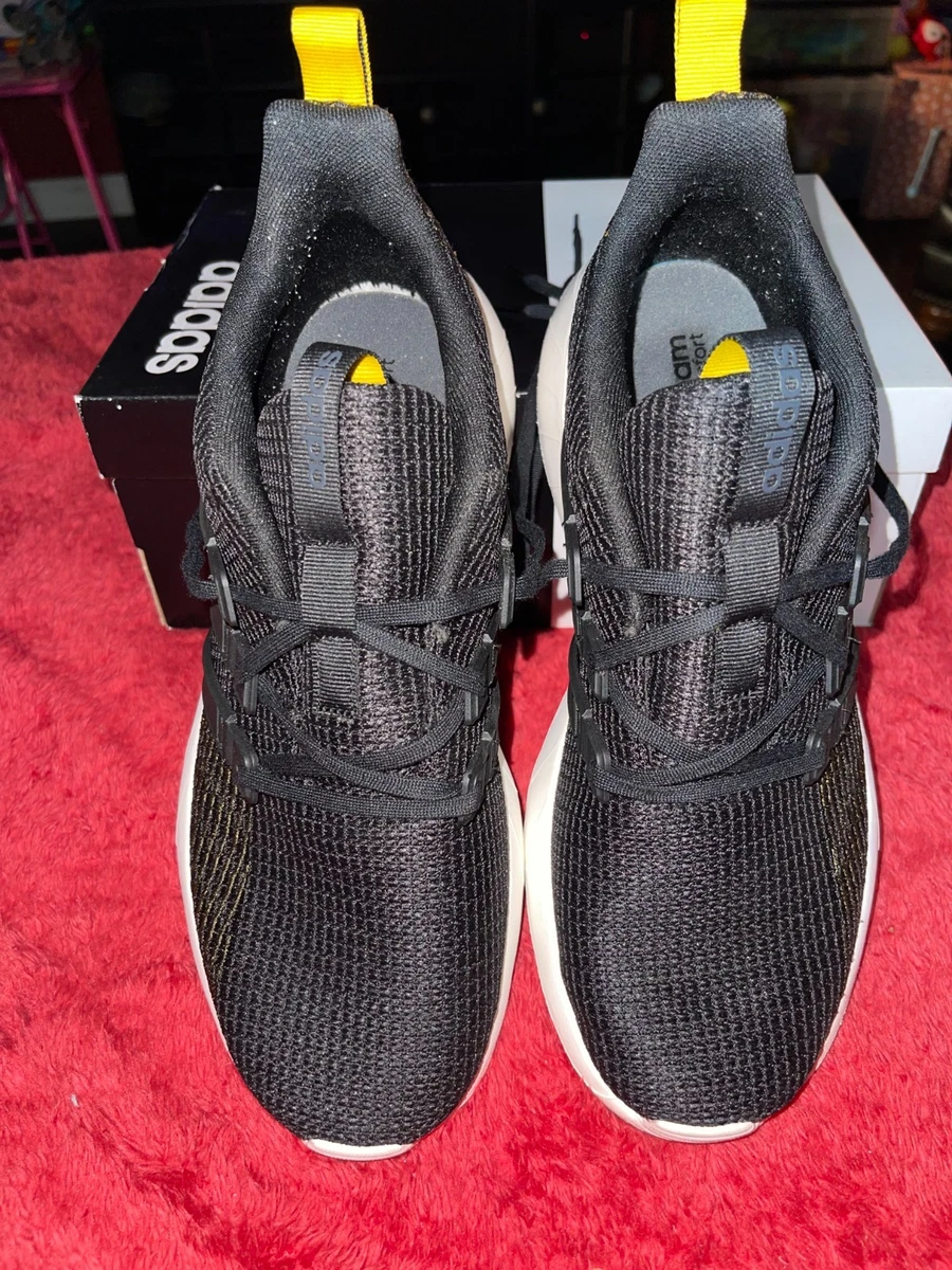 adidas Questar Flow Black Active Gold for Sale  display picture 3