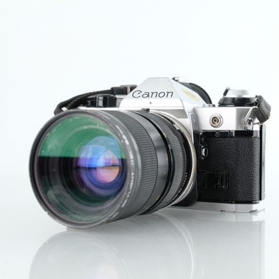 Canon AE-1 Program analoge Spiegelreflexkamera 35 80 mm f/2,8 3,8 + Zoomobjektiv 35 mm Vintage