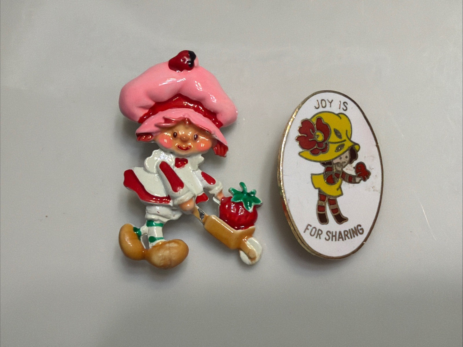 VTG Strawberry Shortcake Apple Dumplin Brooch Pin Brooch Jewelry Lot (2)