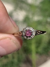 9ct Gold Vintage Ruby & Diamond Cluster Ring 1.4 Grams