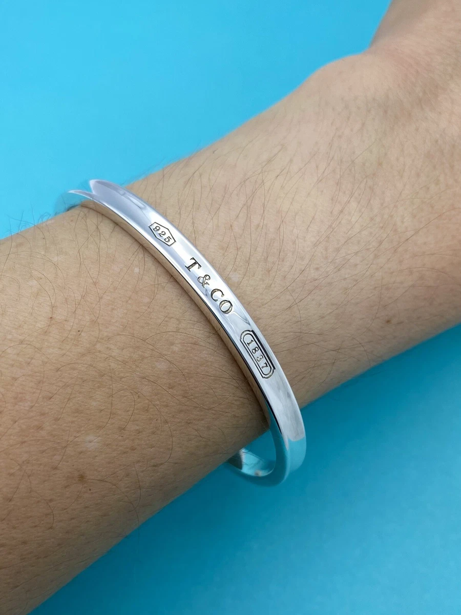 Narrow cuff best sale