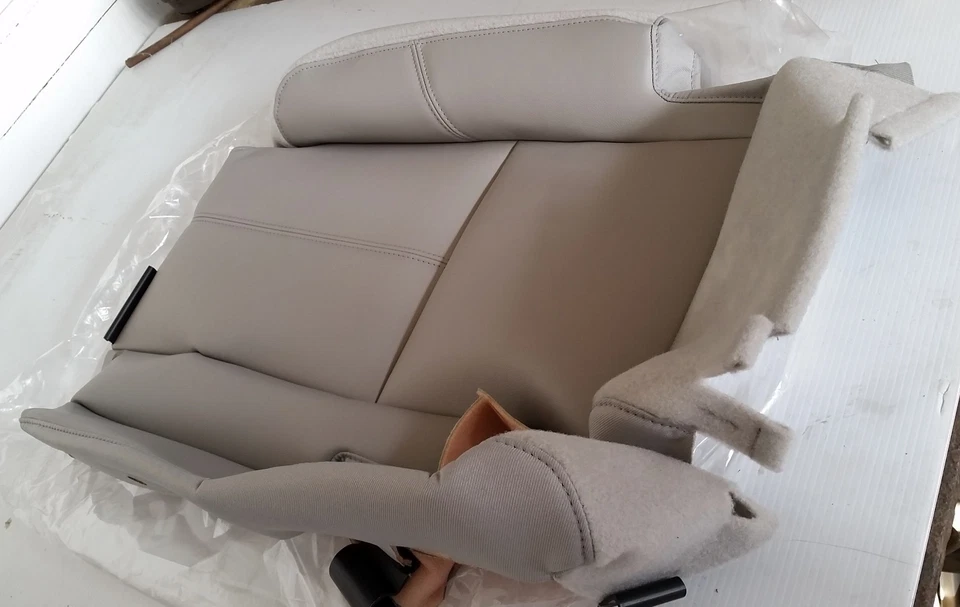 SEAT COVER -3rd Row fits 07-14 EscaladeTahoe Suburban Yukon GM 25928485 Foto 2 de 4