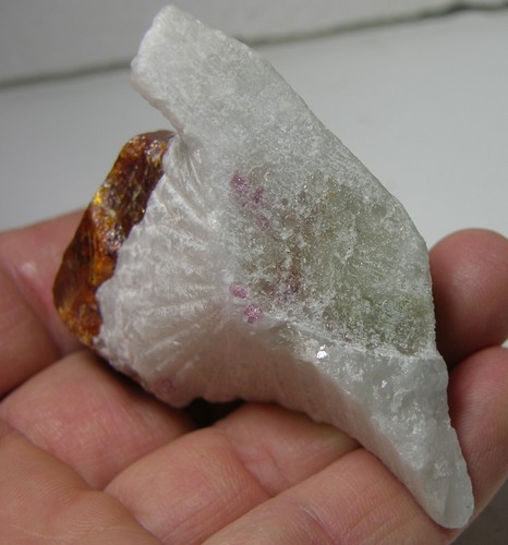 Rarissimo cristallo Clino Humite 88 g 2 in Vietnam in matrice esemplare 3 1/8 oz 51 mm - Foto 5 di 7