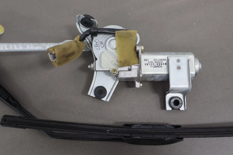 Motor limpiaparabrisas trasero Lexus LX450 96-98 y transmisión con brazo Foto 3 de 4