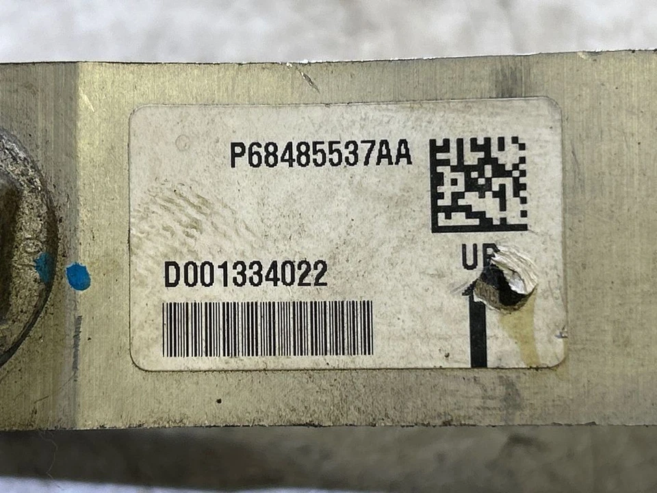 Chrysler Pacifica 2018 Petrol 214kW Engine mount bracket P68485537AA STO47019 - Image 2 of 2