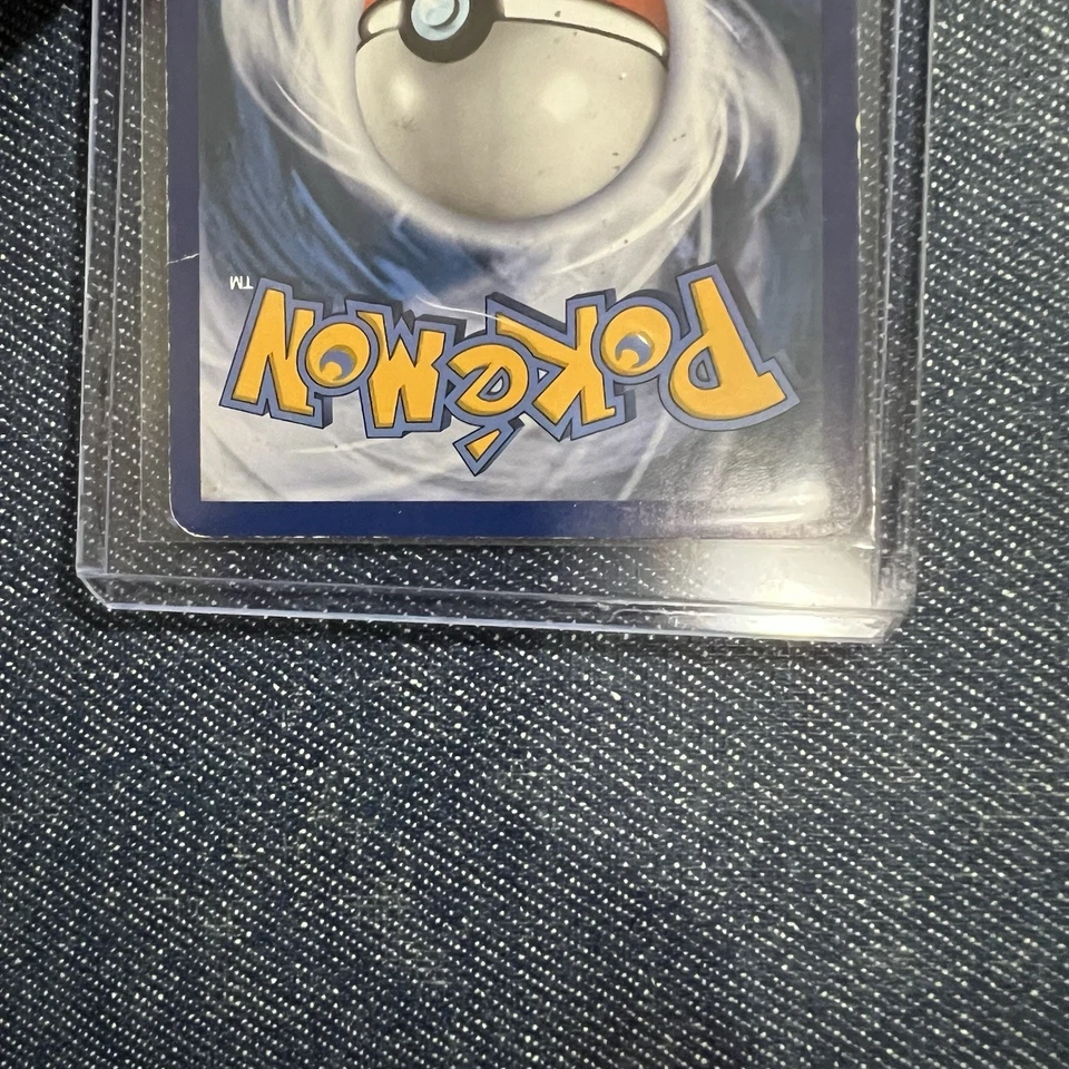 Charizard RC5/RC32 Holo Pokemon TCG Card Radiant Collection Generations Played - Image 4 of 4