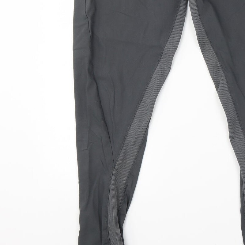 Vintage men's two-pleat slacks from the 1990s, equivalent to size W32. polyester Khaki type sage green Vintage Second Hand