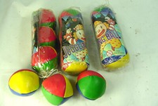 BUTW juggling balls 13 sets of 3 2649R bf