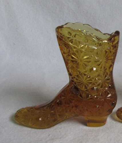 FENTON ART GLASS HIGH TOP COLONIAL  AMBER DAISY AND BUTTON BOOT SHOE WITH LOGO
