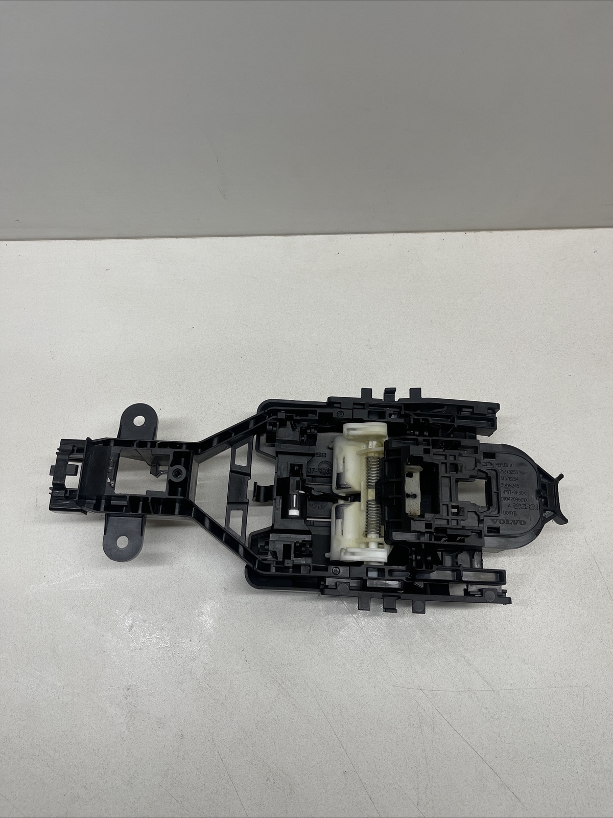 VOLVO 16-21 XC90 T6 AWD Front Right Door Interior Handle Frame  