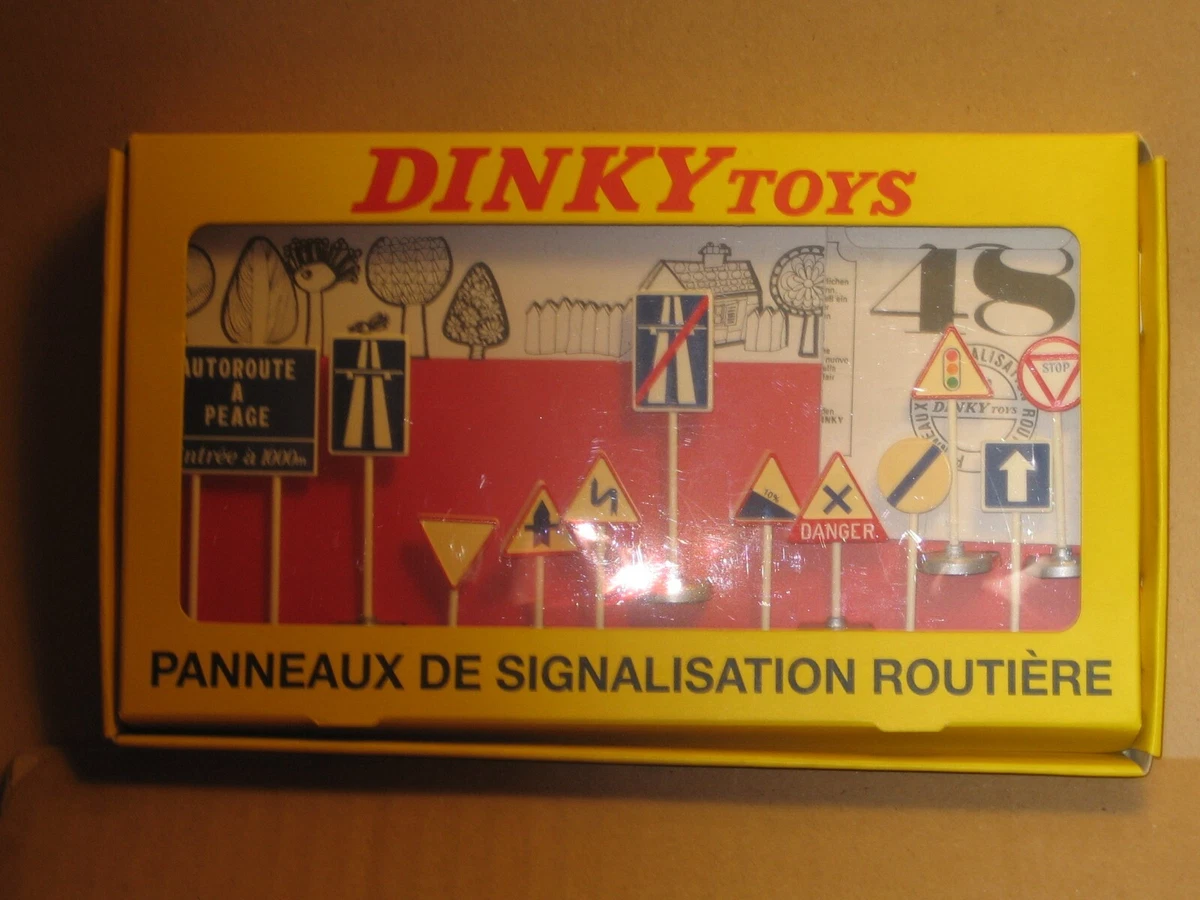 Les Panneaux Signalisations De Ville En Miniature Au 1/43e De Dinky Toys Atlas 508 Les Panneaux Signalisations De Ville En Miniature Au 1/43e De Dinky Toys Atlas 508