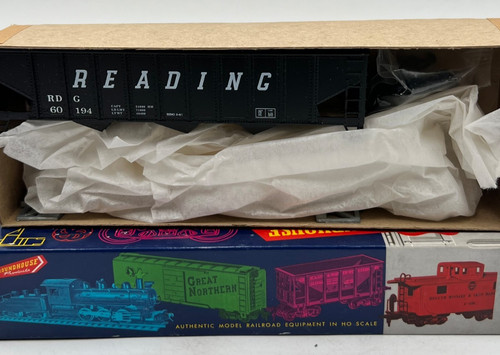 Kit escala HO Roundhouse tolva lateral acanalada de 3 bahías 1547 líneas de lectura RDG #60194 NUEVO EN CAJA | Zustand: New