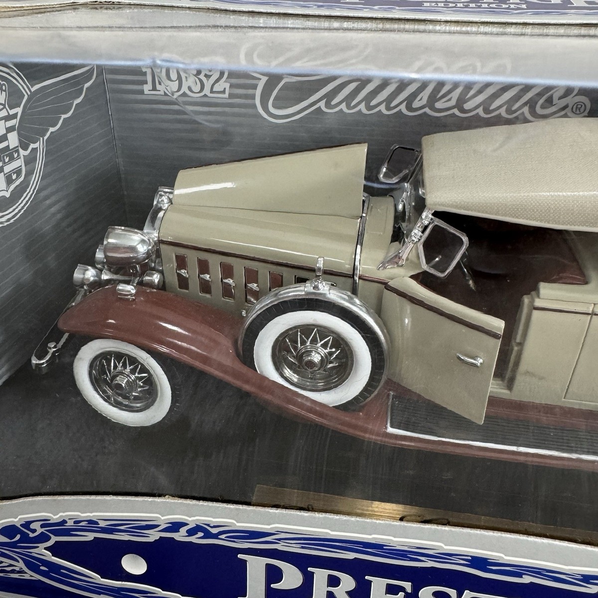Anson 1932 Cadillac Sport Phaeton Prestige Edition 1/18 Scale Die