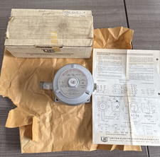 UE Type J110A Model 376 Explosion Proof 110 Series Pressure Control 0-500 PSI