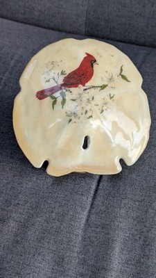 Vintage musikalische Sand Dollar Muschel/roter Kardinal Vogel spielt Wind unter meinem Flügel