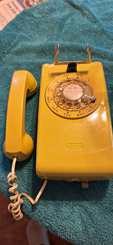 Bell System Vintage Yellow Rotary Dial Corded Telephone
