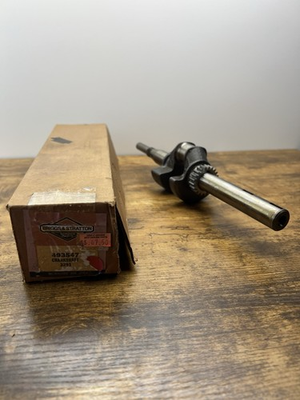 #ad Briggs amp; Stratton 493547 Crankshaft 3291 – OEM NOS Vintage Service Part $38.95