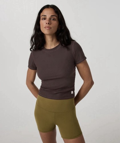 Vuori Women’s L French Roast Pose tee