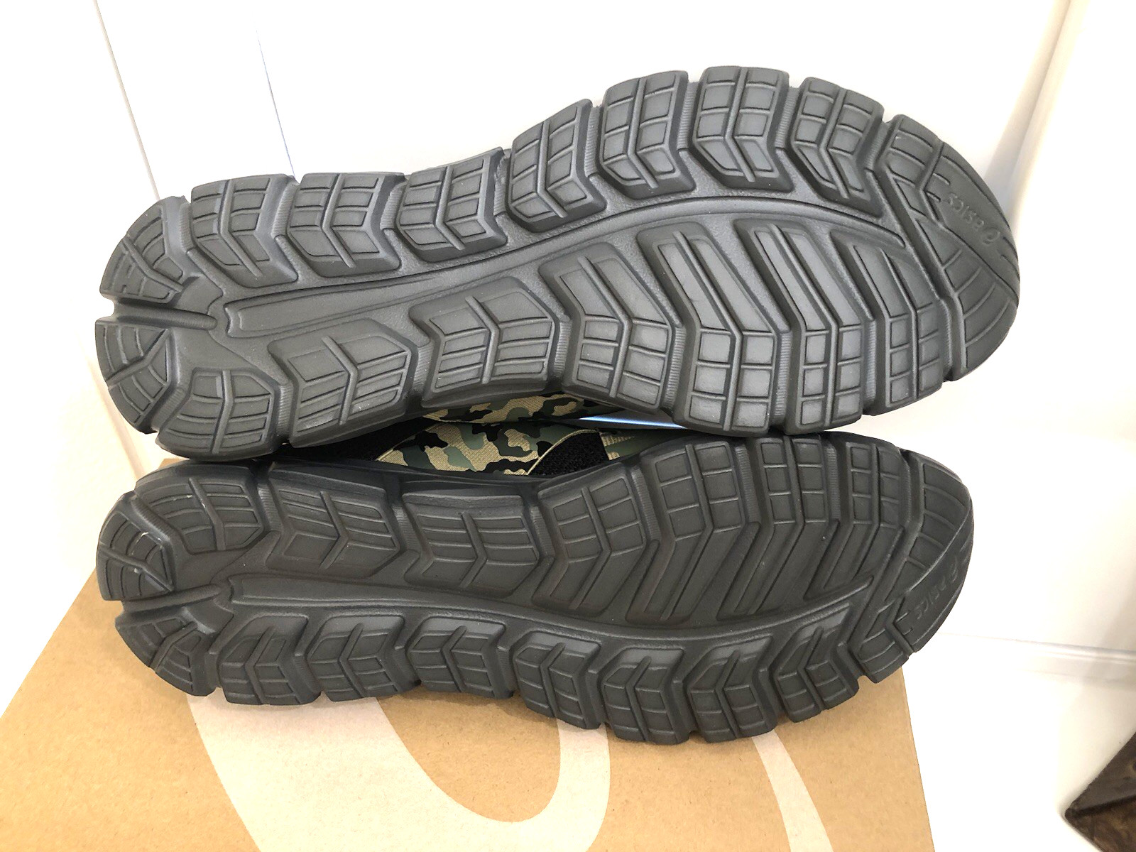 New in Box ASICS Quantum Lyte Slip On Running Shoes Size 10.5 Men's Black w Camo thumbnail 6