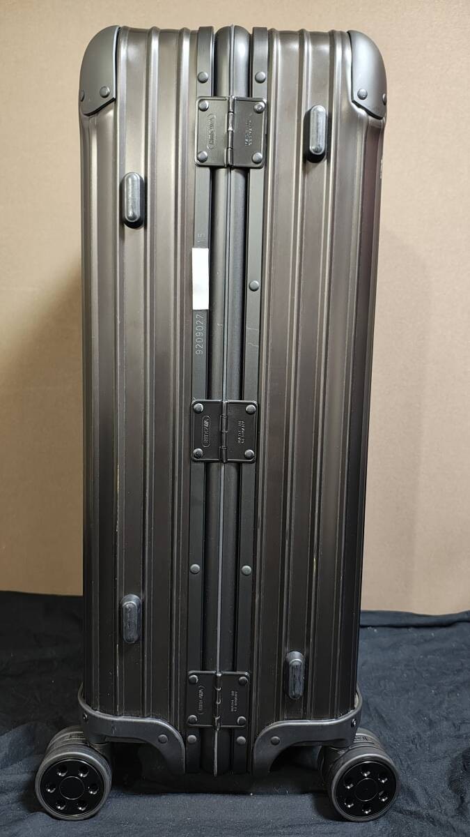 RIMOWA x MONCLER TOPAS Stealth Edition 64L Aluminum Suitcase Display Only Unused thumbnail 5