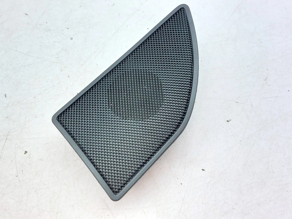 MERCEDES E CLASS C207 W207 2014 SOUND AUDIO SPEAKER & TRIM RIGHT A2078270240 - Image 4 of 4