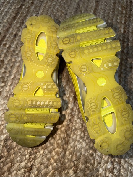 Adidas Microbounce T1 Zapatos Talla 7.5 Shock Yellow 779001 Color Raro 5
