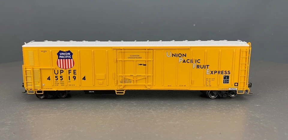 HO InterMountain R-70-15 Mechanical Reefer UPFE #455194 34751-14 - Image 3 of 4