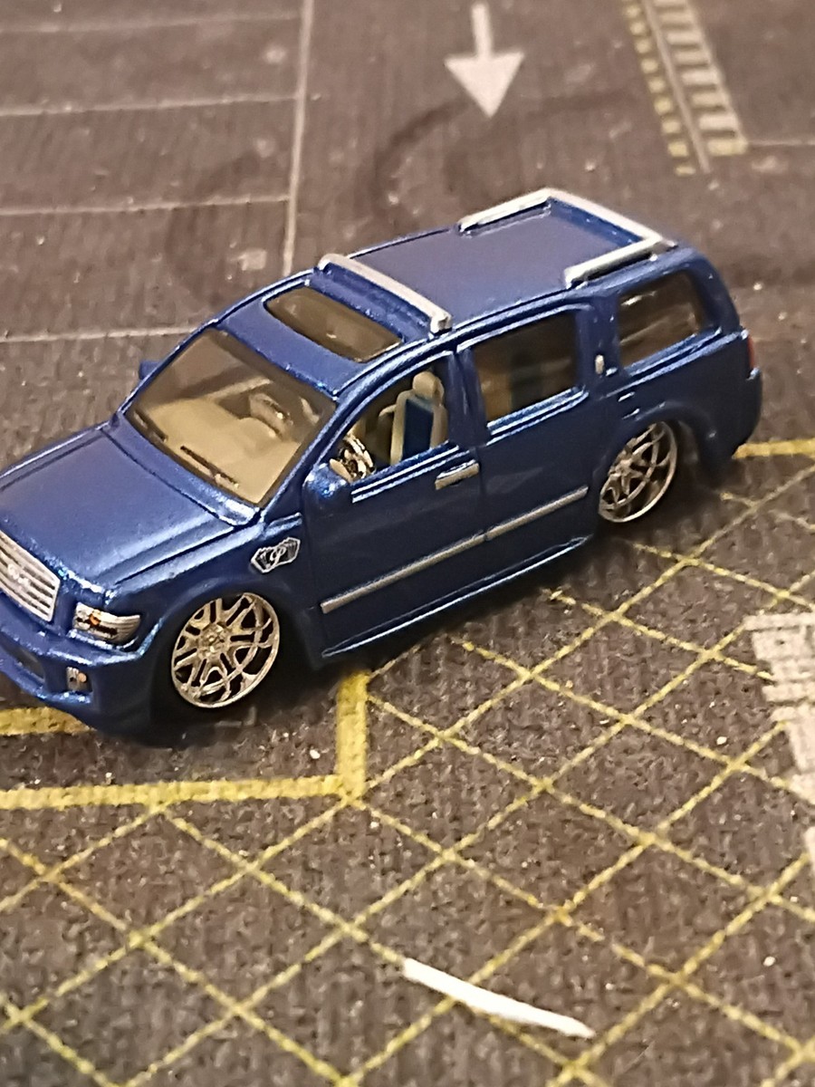 Maisto 2004-2009 Infiniti QX56 Blue 1/64 Limited Edition Diecast