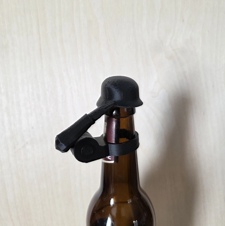 Bierhelm - versch. Farben - Soldat Militär Gruß Bierflasche InsektenSchutz Kappe - Bild 1 von 4