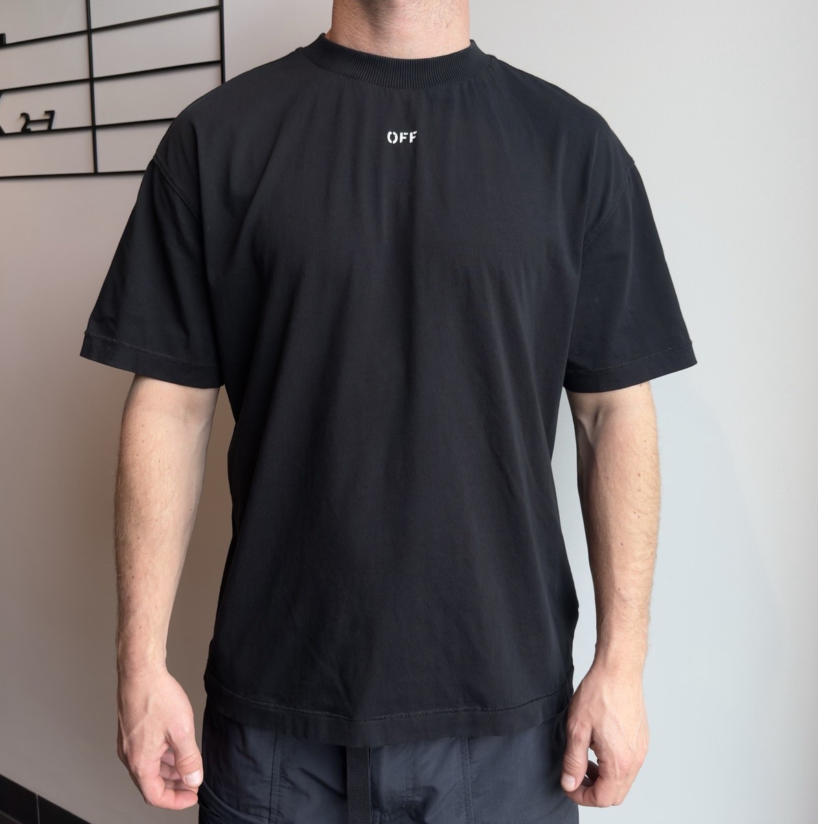 Off-White Mens T-Shirt Black Single Stitch size L | eBay