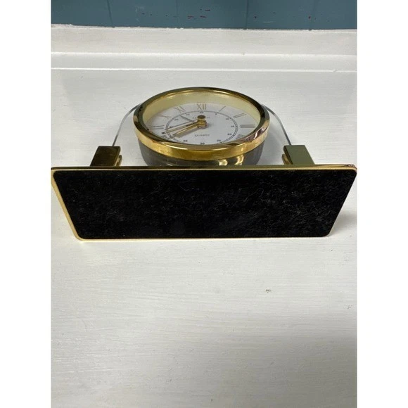 Reloj de Escritorio Cuarzo Tilo Acabado Tono Dorado Probado Mediados de Siglo Moderno Hong Kong Foto 4 de 4