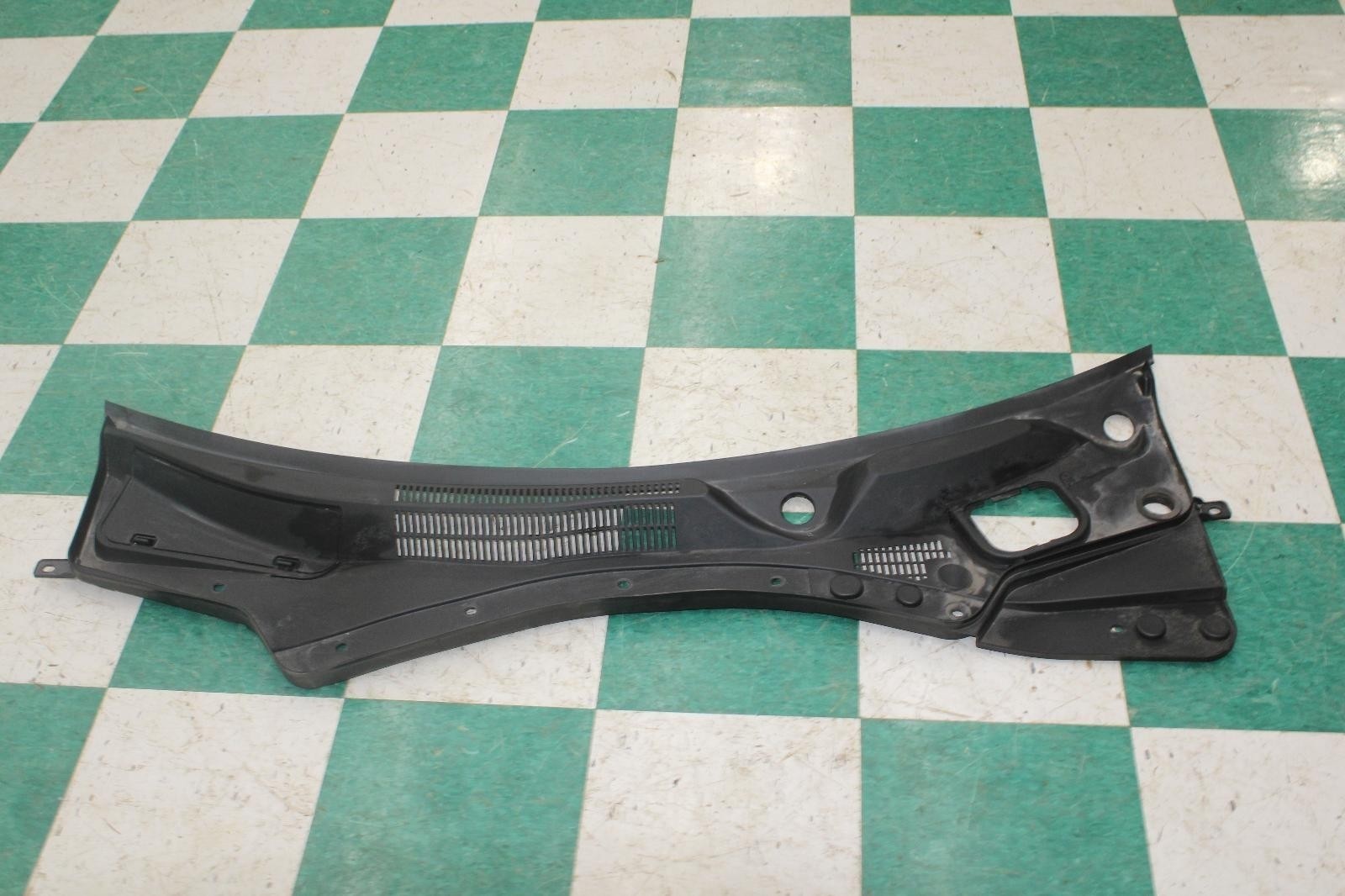 Maserati Ghibli 2014-2019 Front Cowl panel