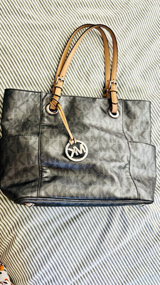 Michael Kors Monogram Medium Tote Black/Gray Beige Handles Charm Gold HW