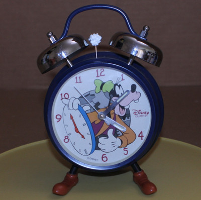 For PARTS or REPAIR, Clock Works, NO ALARM, Damaged / Disney Goofy Alarm Clock