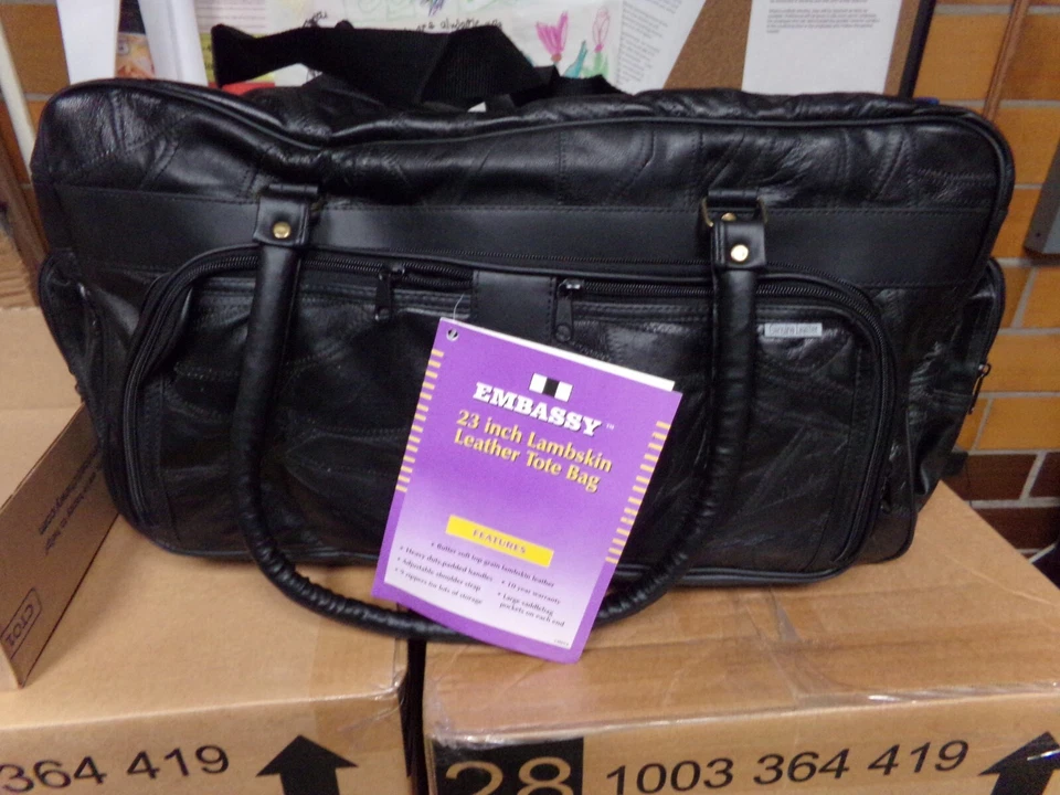 Bolso de Mano Embassy Italian Stone Design Cuero Negro Genuino 23" (C) Foto 2 de 4