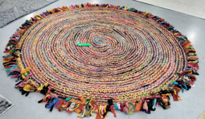 IVORY / RED 7' X 7' Round Broken Thread Rug, Reduced Price 1172725282 CAP206A-7R