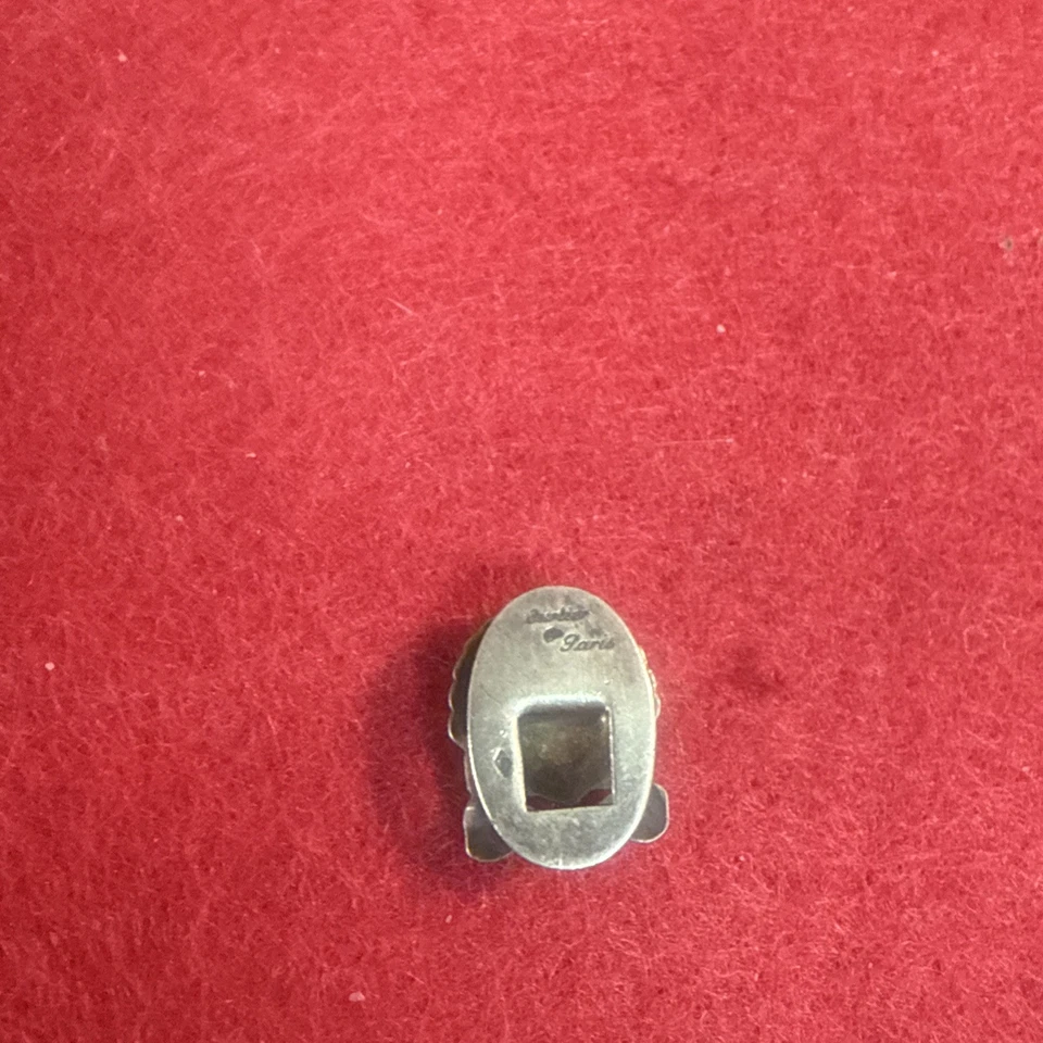 pin's boutons de revers CARTIER 10 Ans  coquille argent et vermeil - Photo 3/4