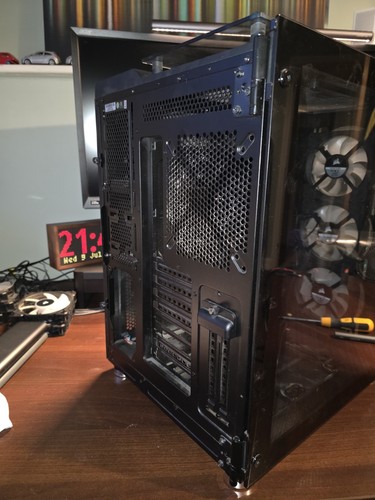 Corsair Crystal Series 680X RGB High Airflow Tempered Glass ATX Gaming Case - Picture 4 of 9