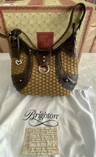 Borsa Brighton REAGAN CHOC/CHOC intrecciata in paglia e pelle H70848 con ciondolo, borsa e scatola
