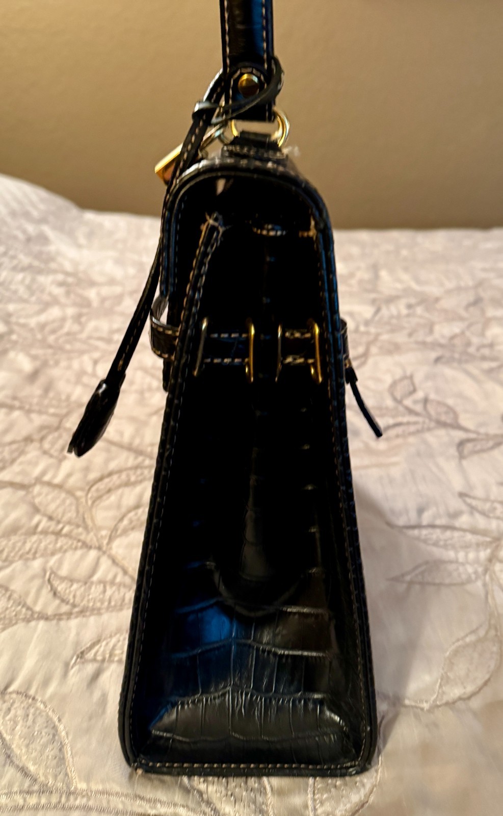 Classic Style Black Alligator Pattern Leather Top… - image 4