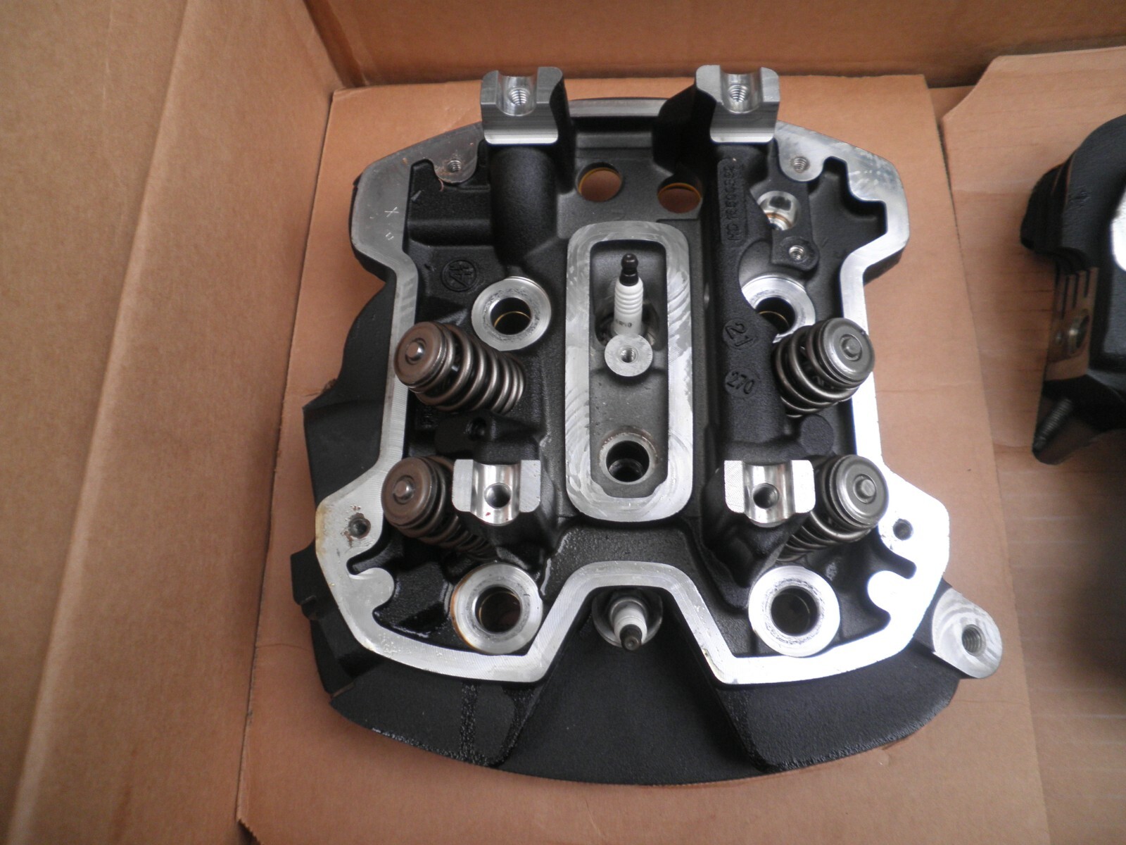 2017+ HARLEY OEM TOURING SOFTAIL M8 114 OIL COOLED CYLINDER HEADS JUGS